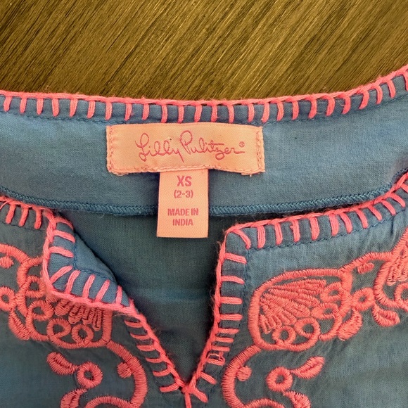 Lilly Pulitzer Blue Top with Pink Detailing - Picture 3 of 3
